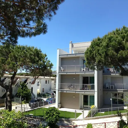 One-bedroom Near Sea 4 Apartment *