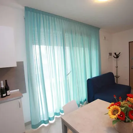 One-bedroom Near Sea 4 *
